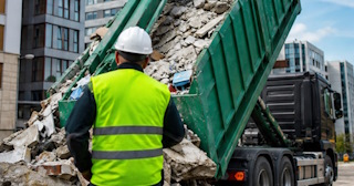 Вывоз строительного мусора в Искитиме: услуги лицензированной компании — ПроМусор